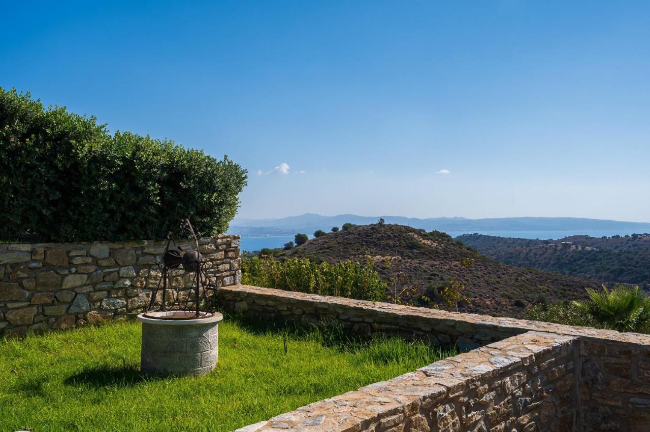 Lenikos Apartahotel