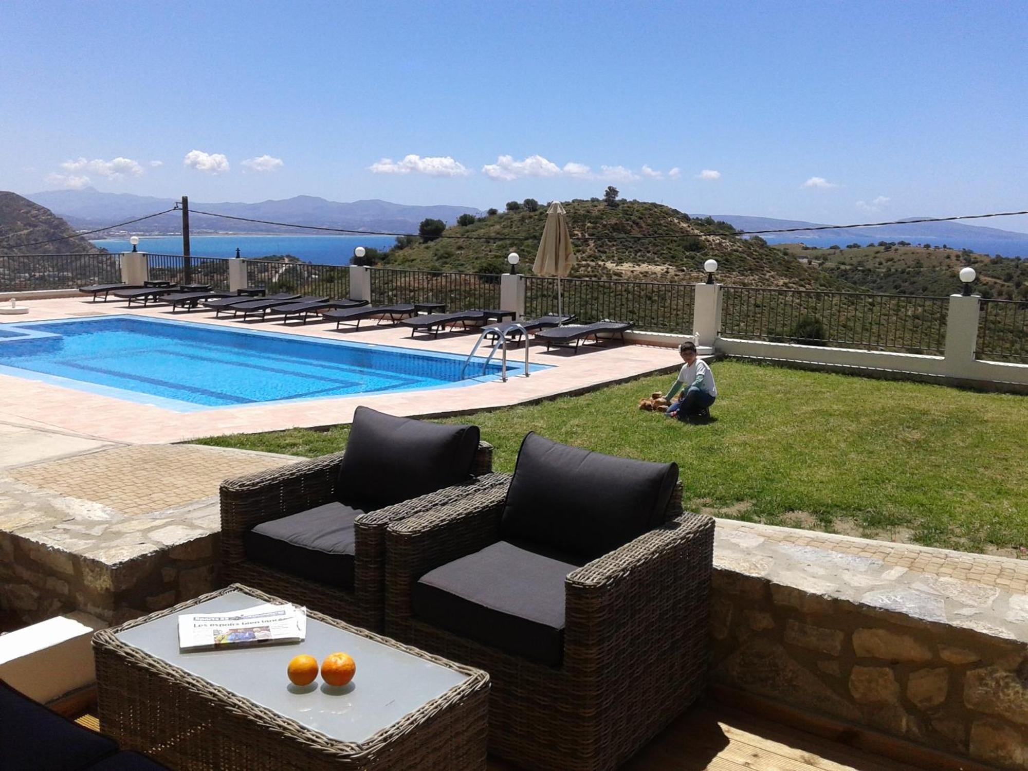 Apartahotel Lenikos 3*