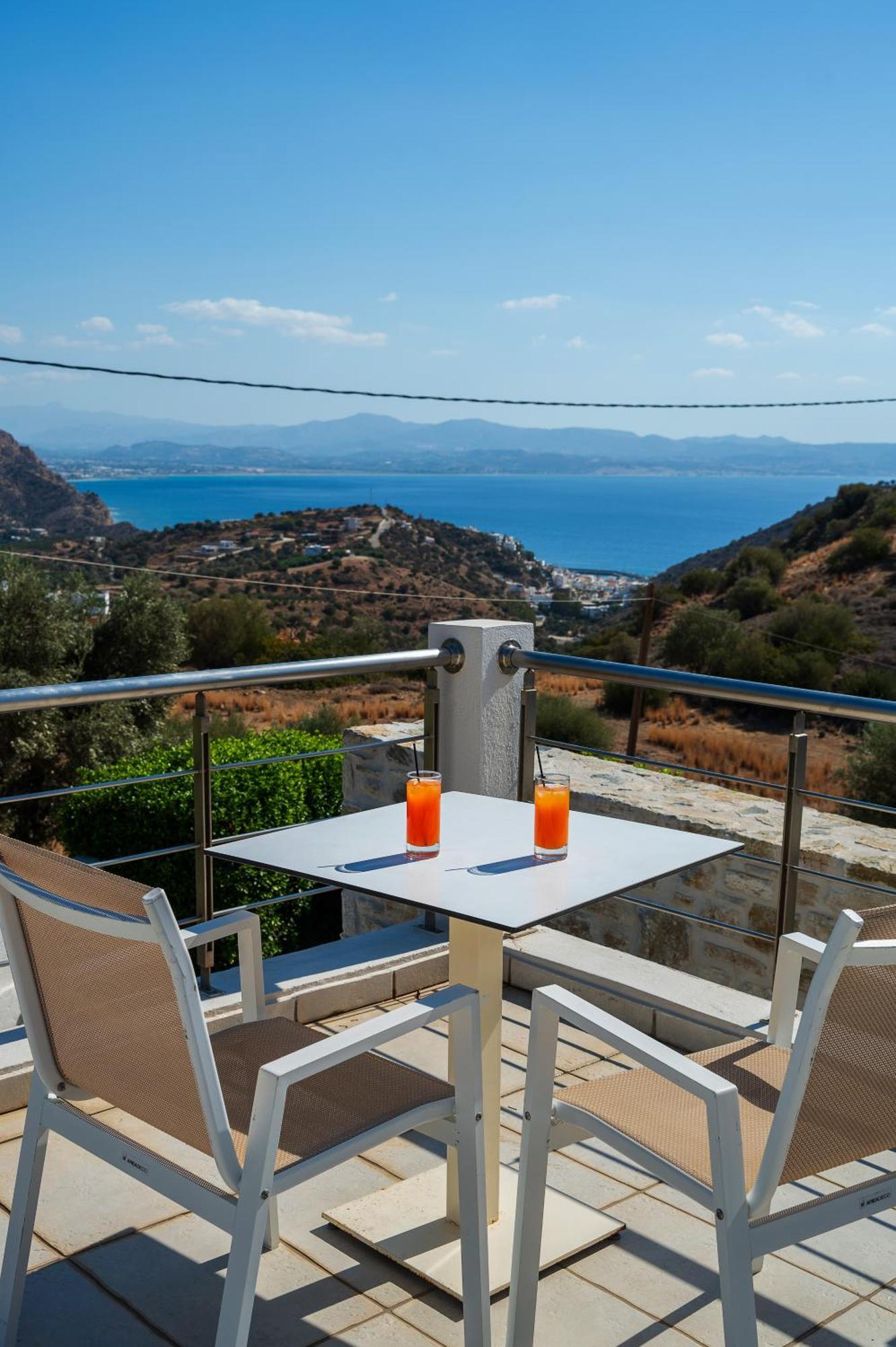 Apartahotel Lenikos 3*