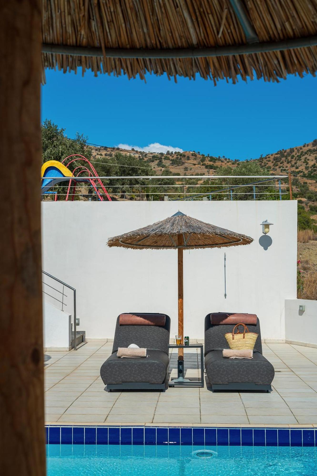 Apartahotel Lenikos 3*