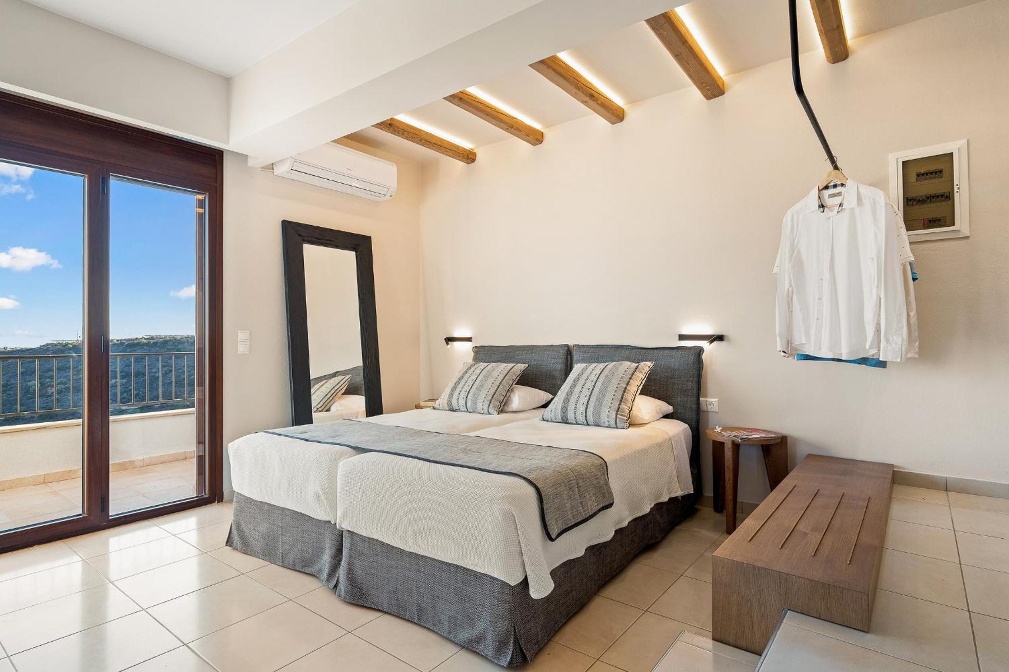 Lenikos Apartahotel