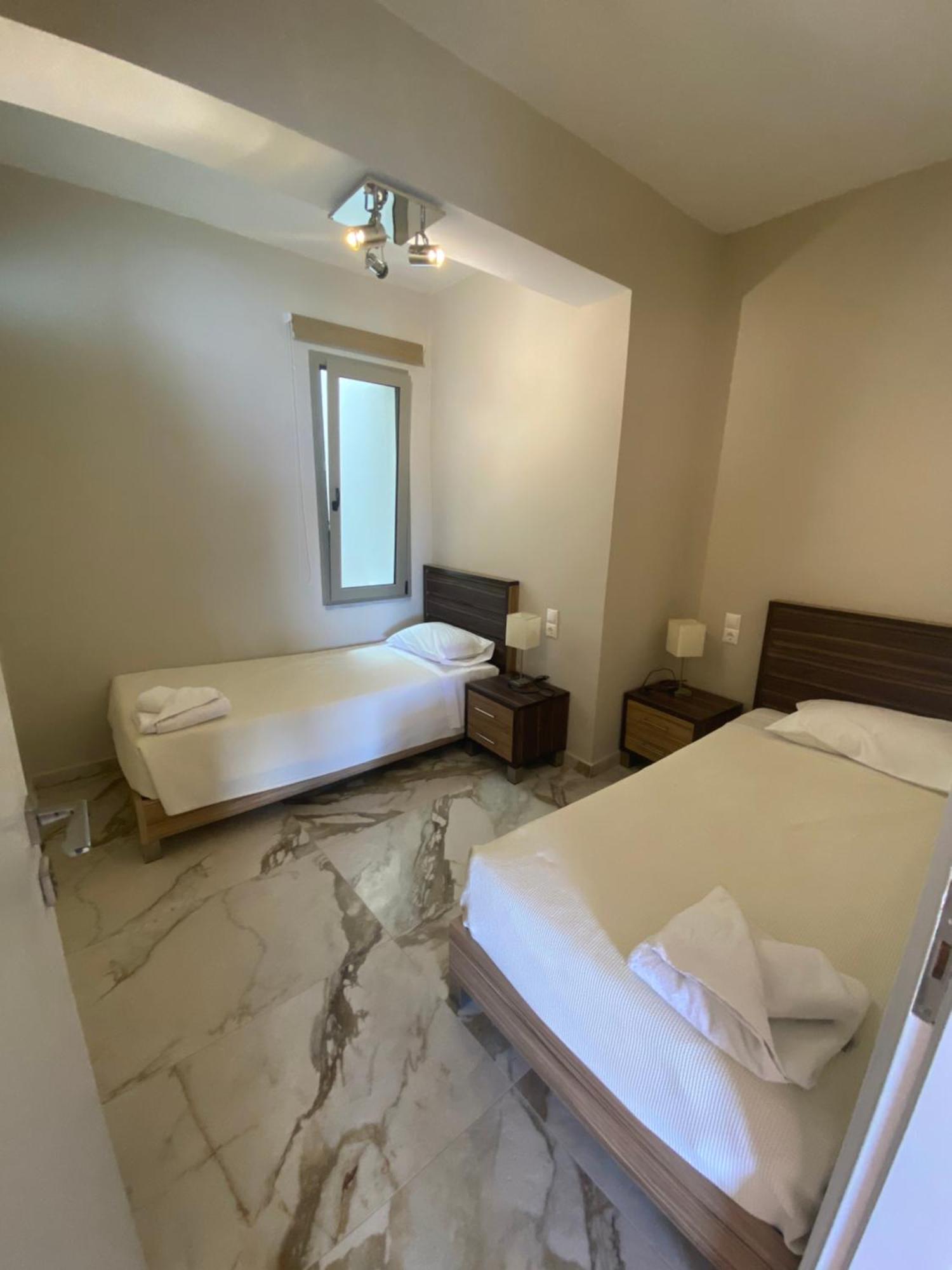 Apartahotel Lenikos 3*