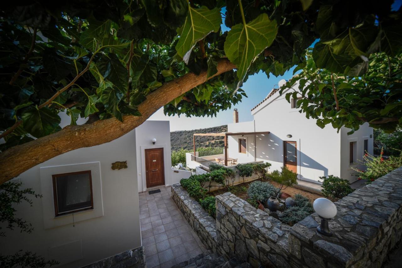 Lenikos Aparthotel
